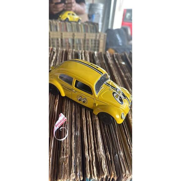 VW Beetle Moon Equipped Diecast Model Car – Yellow Volkswagen Bug Collectible - Picture 4 of 5